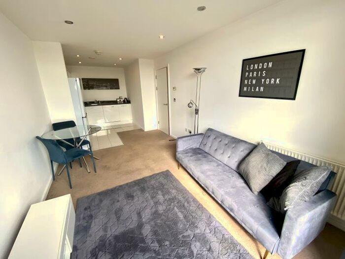 1 Bedroom Apartment To Rent In Hive, Masshouse Plaza, Birmingham, B5