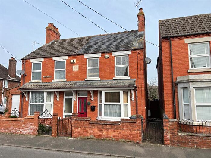 3 Bedroom Semi Detached House To Rent In Queens Road, Wollaston, NN29