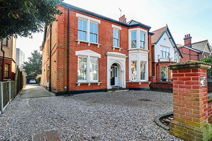 2 Bedroom Flat To Rent In St Vincents Road, Westcliff-On-Sea, SS0