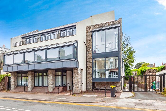 2 Bedroom Apartment For Sale In Cardiff Road, Llandaff, Cardiff, CF5