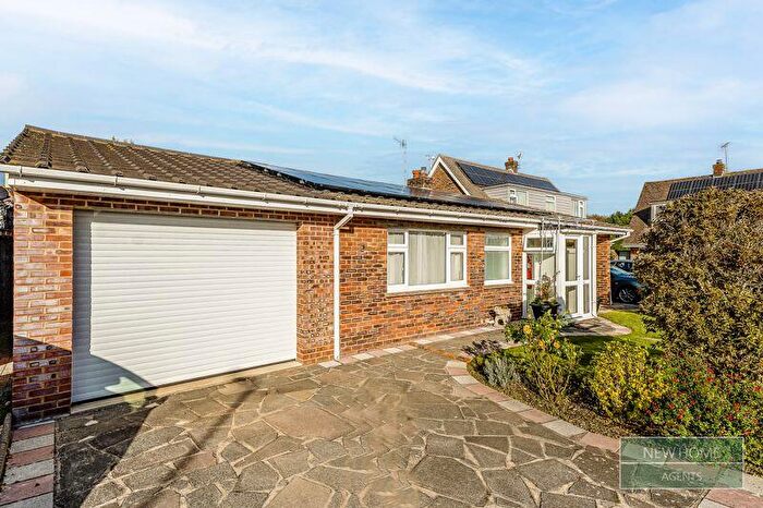 2 Bedroom Detached Bungalow For Sale In Singleton Close Bognor Regis, PO21