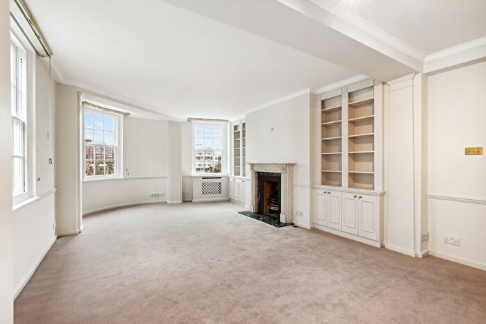 4 Bedroom Flat To Rent In Whiteheads Grove, London, SW3