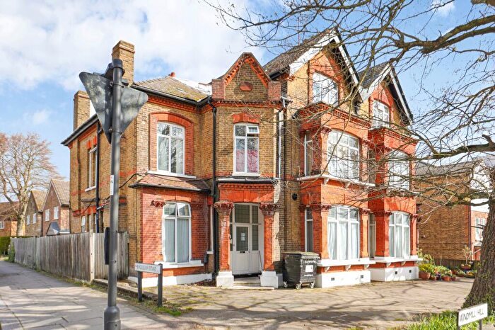 Studio To Rent In Windmill Hill, Enfield, EN2