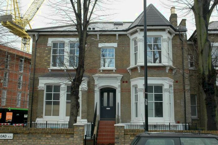 2 Bedroom Flat To Rent In Manor Road, Stoke Newington, London, N16
