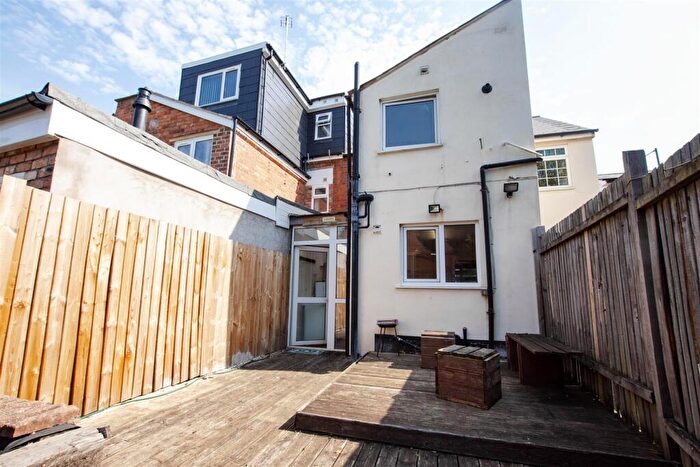 4 Bedroom House To Rent In Heeley Road, Birmingham, West Midlands, B29
