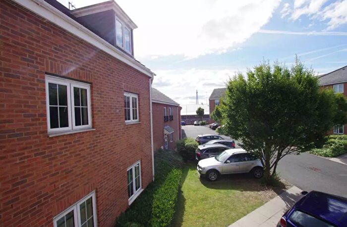 2 Bedroom Flat To Rent In Gabriel Court, Leeds, West Yorkshire, LS10