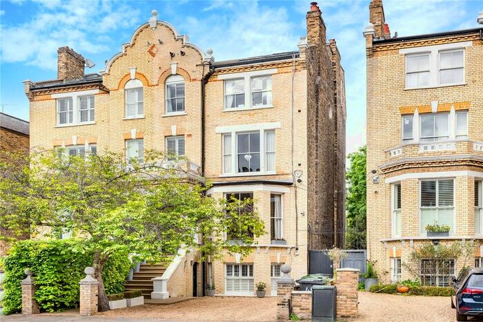 5 Bedroom Semi-Detached House To Rent In The Chase, London, SW4