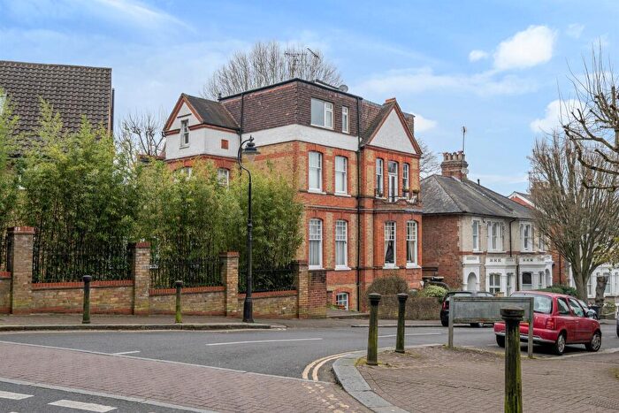 1 Bedroom Apartment For Sale In Bishops Road, London, N6