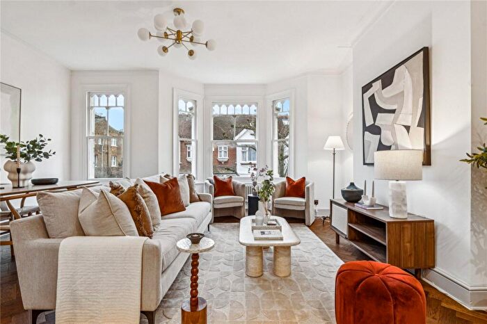 3 Bedroom Apartment For Sale In Wakehurst Road, SW11