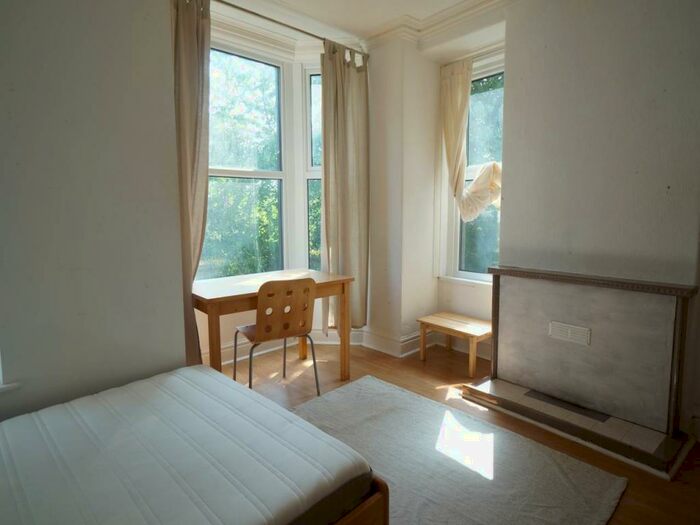 4 Bedroom House To Rent In Mountain View, Bangor, Gwynedd, LL57