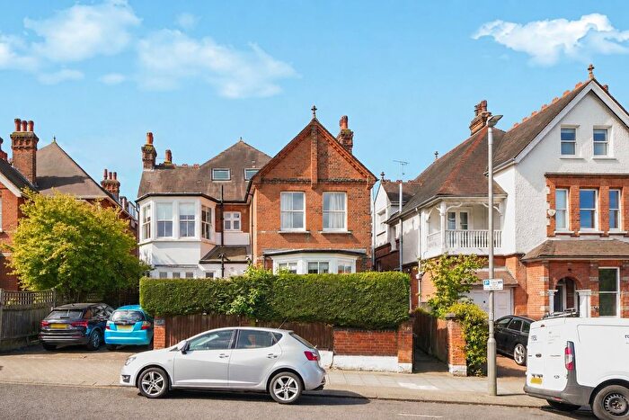 2 Bedroom Flat For Sale In Lytton Grove, Putney, SW15