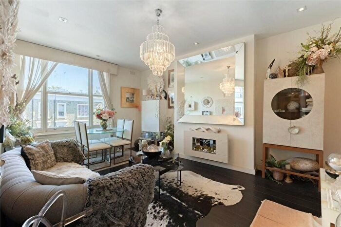 2 Bedroom Flat To Rent In Eardley Crescent, Earls Court, SW5
