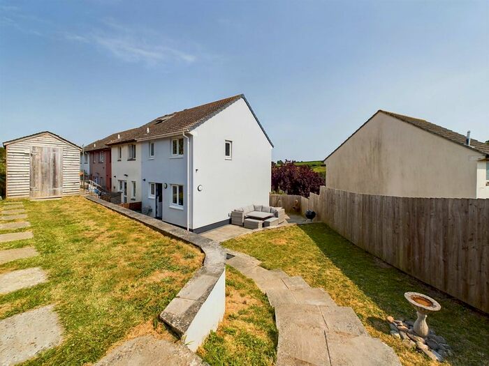 3 Bedroom End Of Terrace House For Sale In Hawthorn Close, Kingsbridge, Devon, TQ7