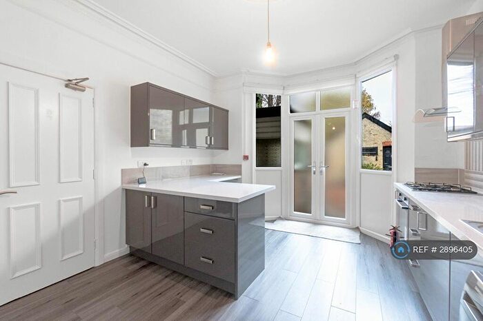 1 Bedroom Detached House To Rent In Chesterton Road, Cambridge, CB4