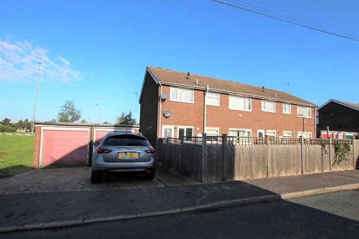 2 Bedroom Flat To Rent In Denby Dale Road East, Durkar, Wakefield, WF4