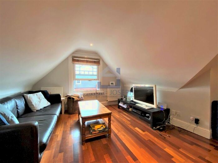 1 Bedroom Flat To Rent In Elmbourne Road, Balham, SW17