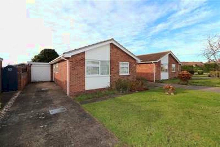 2 Bedroom Bungalow To Rent In Rochford Way, Walton-on-the-naze, CO14