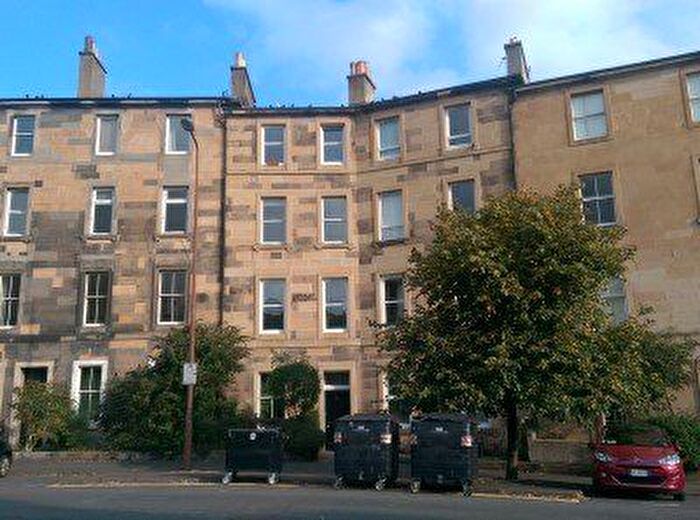 2 Bedroom Flat To Rent In Montgomery Street, Edinburgh, EH7