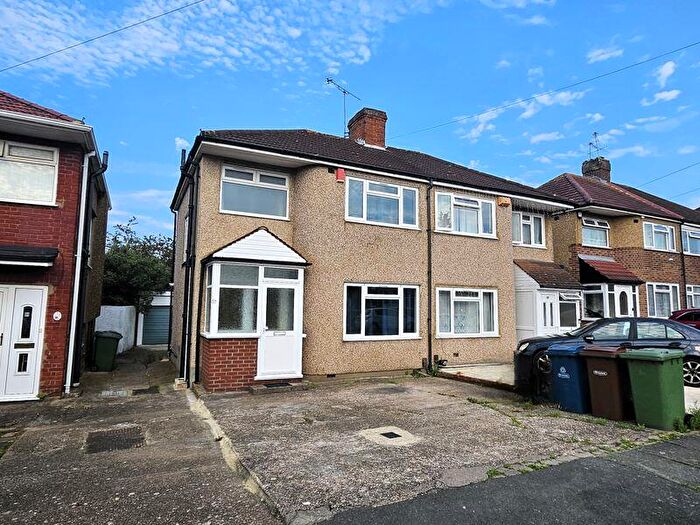 3 Bedroom Semi-Detached House To Rent In Warwick Avenue, Harrow, HA2