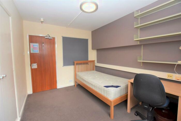 1 Bedroom Private Hall To Rent In Room Martindale Court, RG1