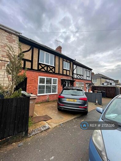 5 Bedroom Terraced House To Rent In Seymour Avenue, Luton, LU1