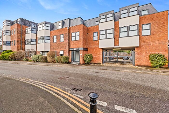 2 Bedroom Flat For Sale In Ref: Gk - Gogmore Lane, Chertsey, KT16