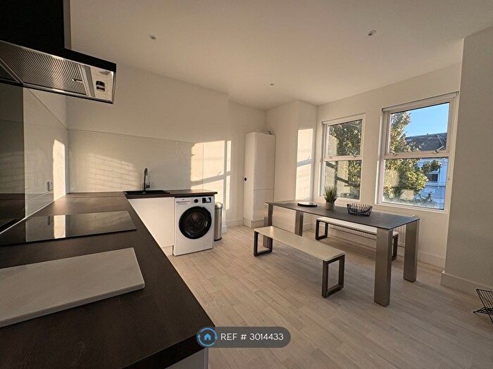 2 Bedroom Flat To Rent In Larch Road, London, NW2