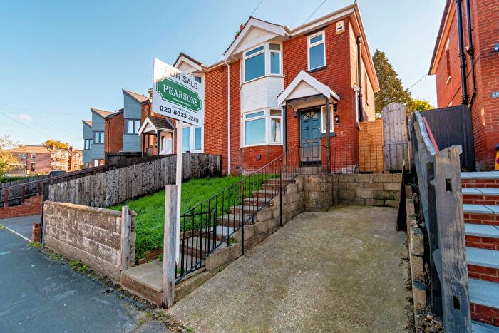 3 Bedroom Semi-Detached House For Sale In Regents Park, Southampton, SO15
