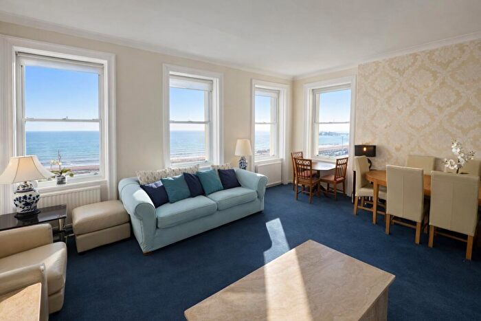 3 Bedroom Flat To Rent In Marine Parade, Kemptown, Brighton, BN2