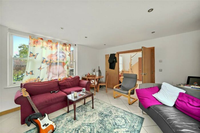 4 Bedroom House To Rent In Tavistock Mews, Holloway, N19