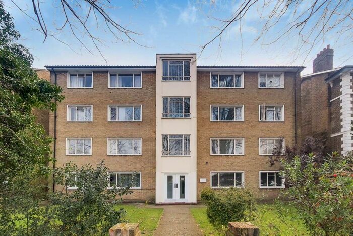 2 Bedroom Flat To Rent In Vanbrugh Park Road, Blackheath, London, SE3
