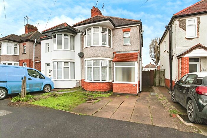 3 Bedroom Semi-Detached House To Rent In Carisbrook Road, Nuneaton, Warwickshire, CV10