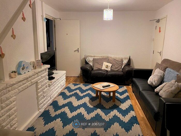 5 Bedroom Terraced House To Rent In The Downs, Hatfield, AL10