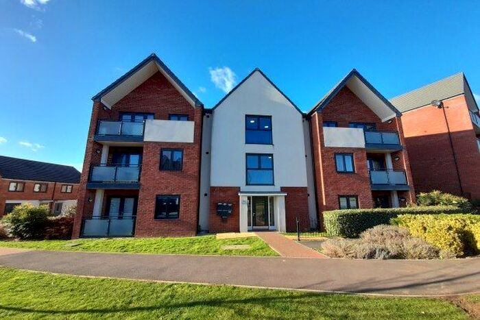 2 Bedroom Flat To Rent In Fairfields, Milton Keynes, MK11