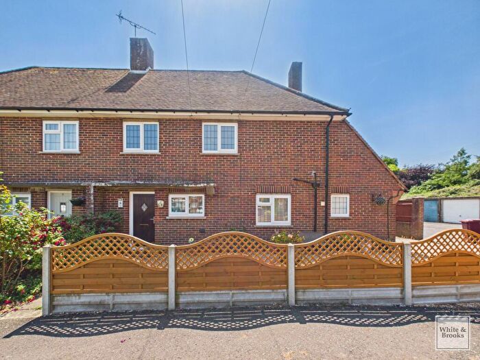 3 Bedroom Semi-Detached House For Sale In Haresfoot Close, Funtington, PO18