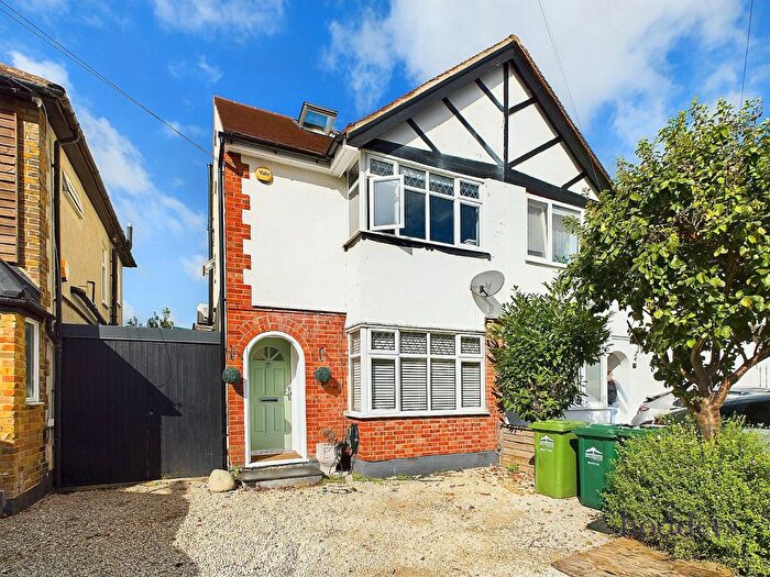 3 Bedroom Semi-Detached House To Rent In Linkscroft Avenue, Ashford, Spelthorne, TW15