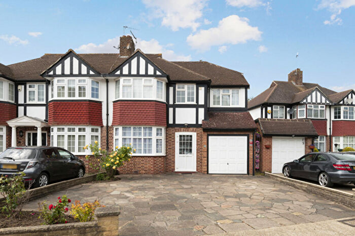 5 Bedroom House To Rent In Bargate Close, New Malden, KT3
