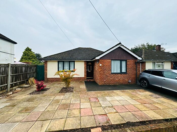 2 Bedroom Detached Bungalow To Rent In Brookfield Road, Fair Oak, Eastleigh, SO50