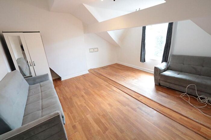 2 Bedroom Flat To Rent In Barlow Moor Road, Chorlton, Manchester, M21