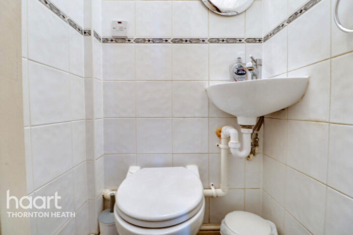 3 Bedroom Terraced House For Sale In Oaklands Avenue, Thornton Heath, CR7