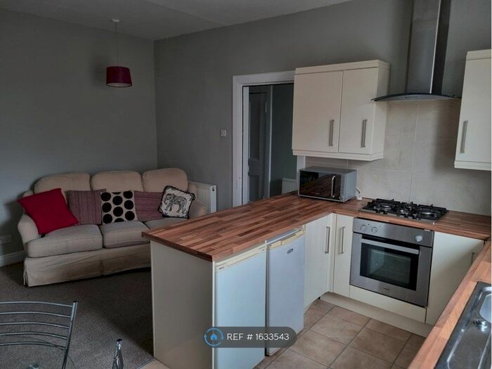 2 Bedroom Flat To Rent In Victor Park Terrace, Edinburgh, EH12