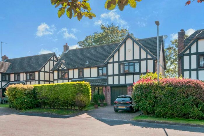 5 Bedroom House To Rent In Rectory Close, Eastbourne, BN20
