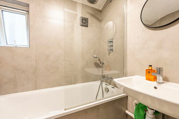 4 Bedroom Terraced House To Rent In Whymark Avenue, , Turnpike Lane, London, N22