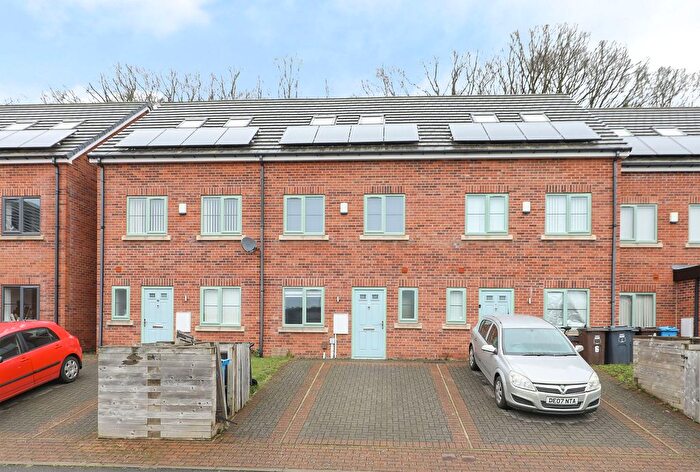 3 Bedroom Terraced House For Sale In Berrystorth Close, Sheffield, S14