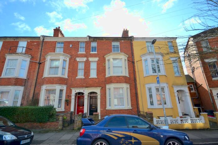 5 Bedroom House To Rent In St. Michaels Avenue, Abington, Northampton, NN1