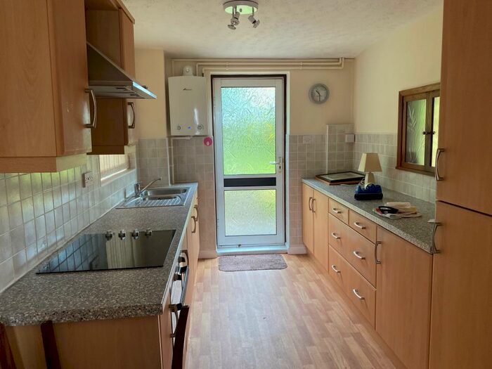 3 Bedroom Semi-Detached House To Rent In Mosswood Crescent, Nottingham, NG5