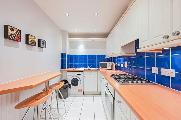 2 Bedroom Flat To Rent In Limehouse, Limehouse, London, E14