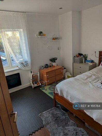 2 Bedroom Flat To Rent In Market Place, Rugby, CV21