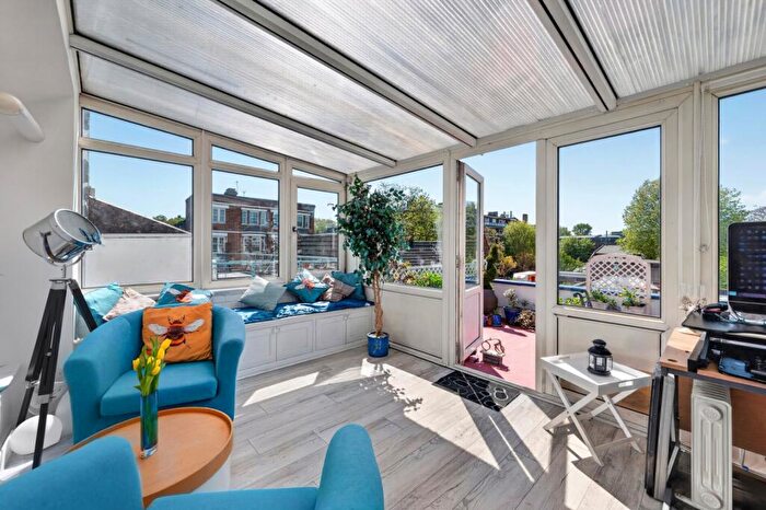 1 Bedroom Flat For Sale In Holloway Road, Islington, N7