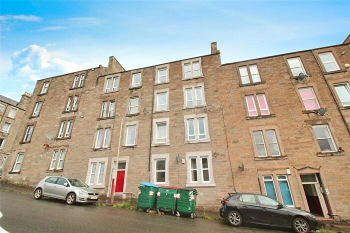 2 Bedroom Flat To Rent In Benvie Road, Dundee, Angus, DD2